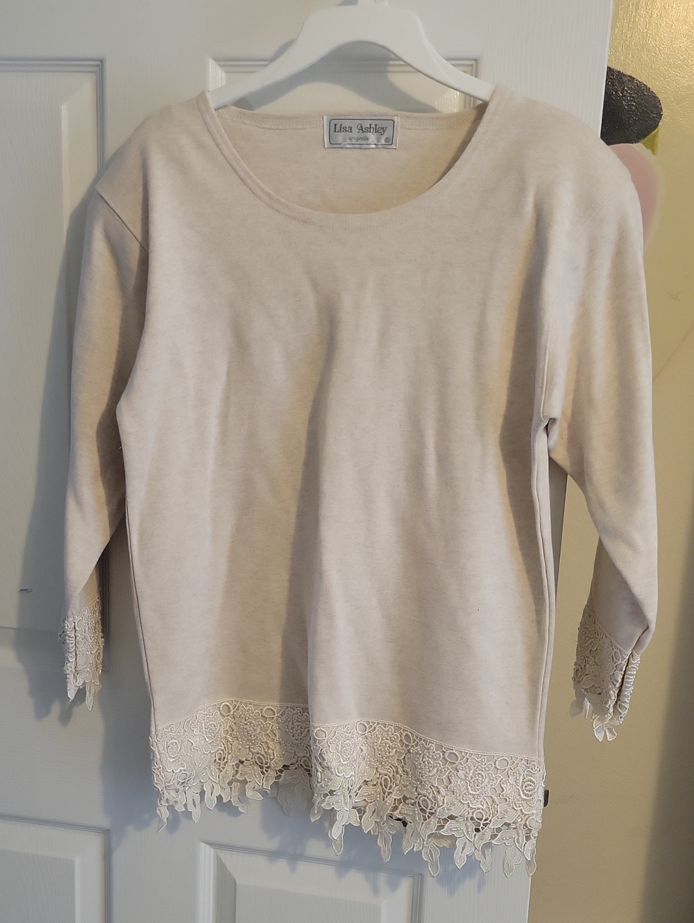 Lisa Ashley Cream Ribbed Scoop Neck Lace beaded hemline & cuffs Pullover Top